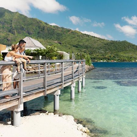 Cook'S Bay Hotel & Suites Paopao Bagian luar foto