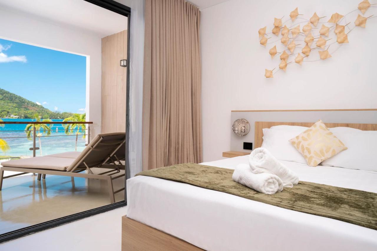 Cook'S Bay Hotel & Suites Paopao Bagian luar foto