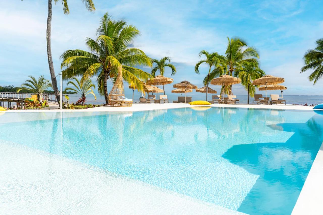 Cook'S Bay Hotel & Suites Paopao Bagian luar foto