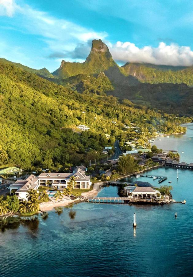 Cook'S Bay Hotel & Suites Paopao Bagian luar foto