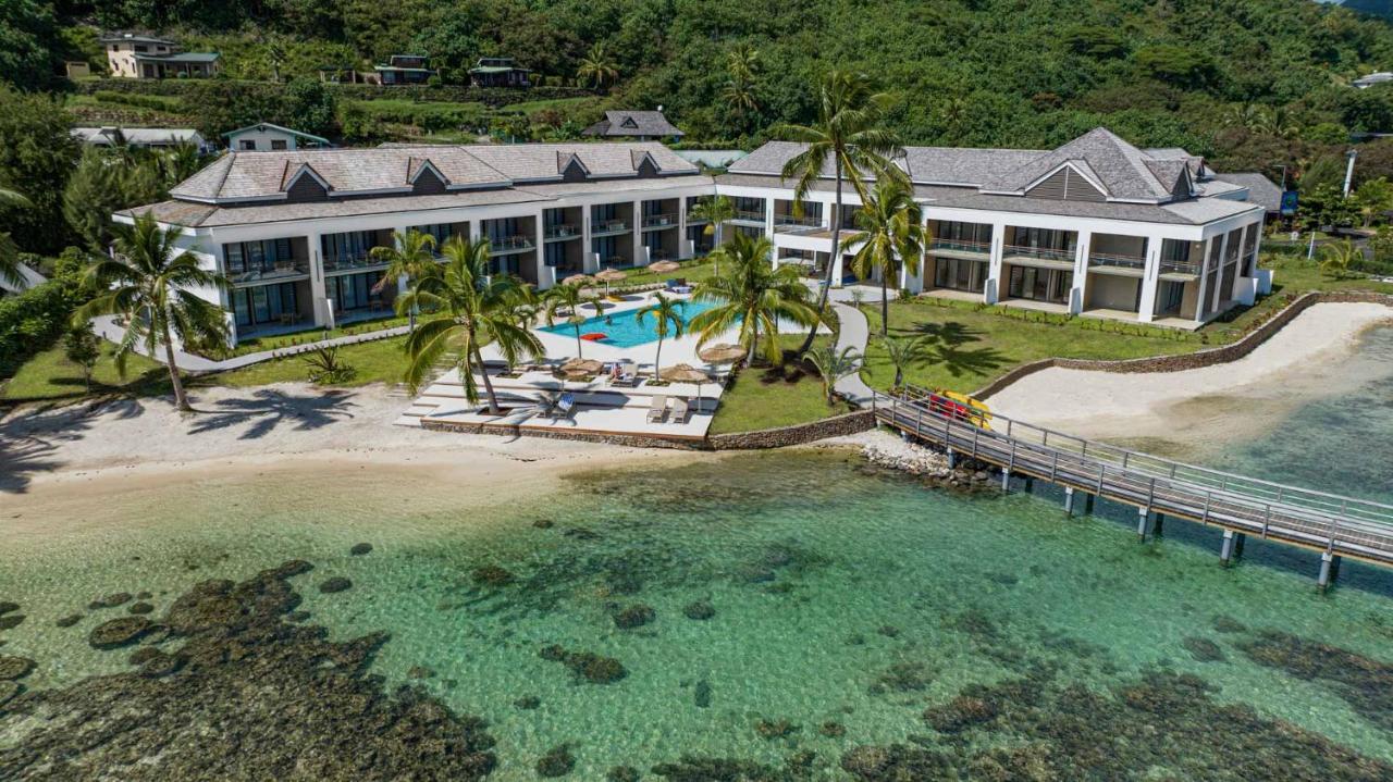 Cook'S Bay Hotel & Suites Paopao Bagian luar foto